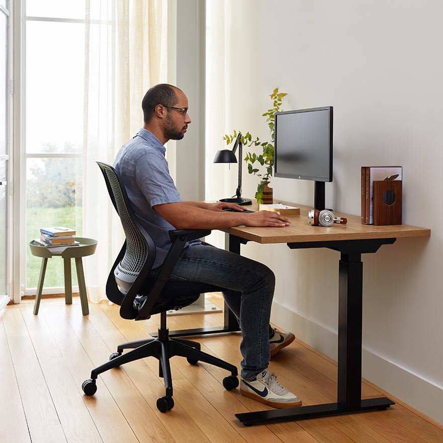 Hipso Adjustable Standing Desk 57" x 29" Knoll