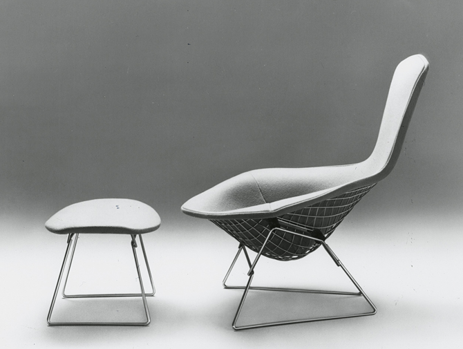 Knoll Harry Bertoia Wire Lounge Chair history