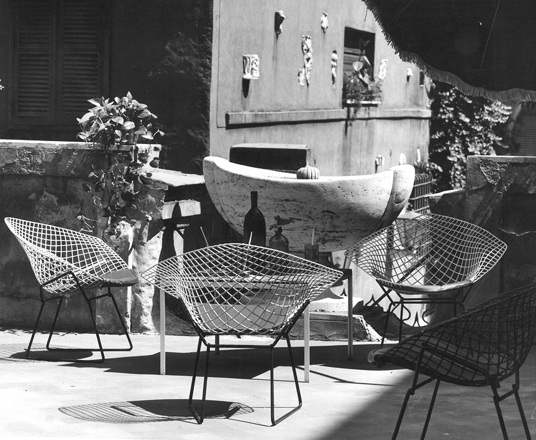 Bertoia Two-Tone Diamond Chairs in Rome | PC: Klaus Zougg/Knoll Archive | Knoll Inspiration