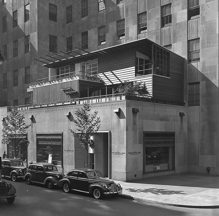 Collier's House of Ideas designed by Edward Durrell Stone, Dan Cooper and Jens Risom, c. 1940 | PC: Gottscho-Schleisner, Inc./The Library of Congress | In Conversation with Helen Risom | Knoll Inspiration