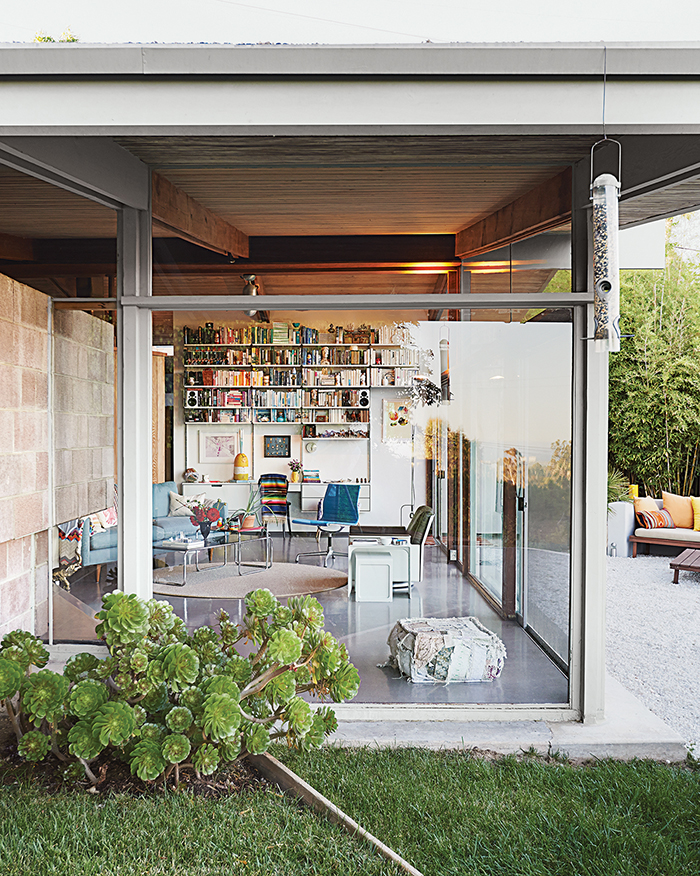 Cory Buckner Architects | Eero Saarinen Side Table in Crestwood Hills, CA