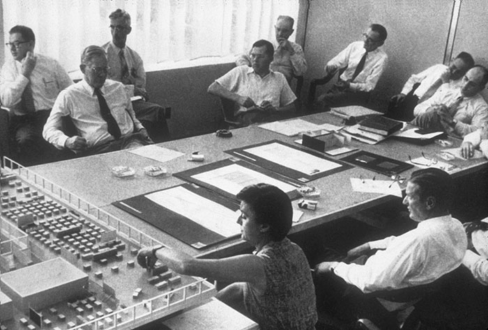 Florence Knoll and Hans Knoll with the Knoll Planning Unit