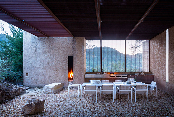Steven Harris Architecture in Napa Valley features Richard Schultz 1966 Collection | Knoll Inspiration