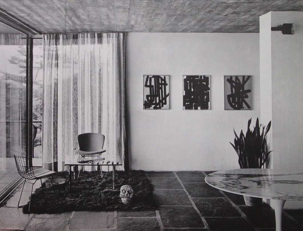 Pierre Soulages in Mont Saint-Clair, Sète | PC: Musée Soulages | Featured: Bertoia Side Chair, Barcelona Coffee Table, Saarinen Dining Table | Knoll Inspiration