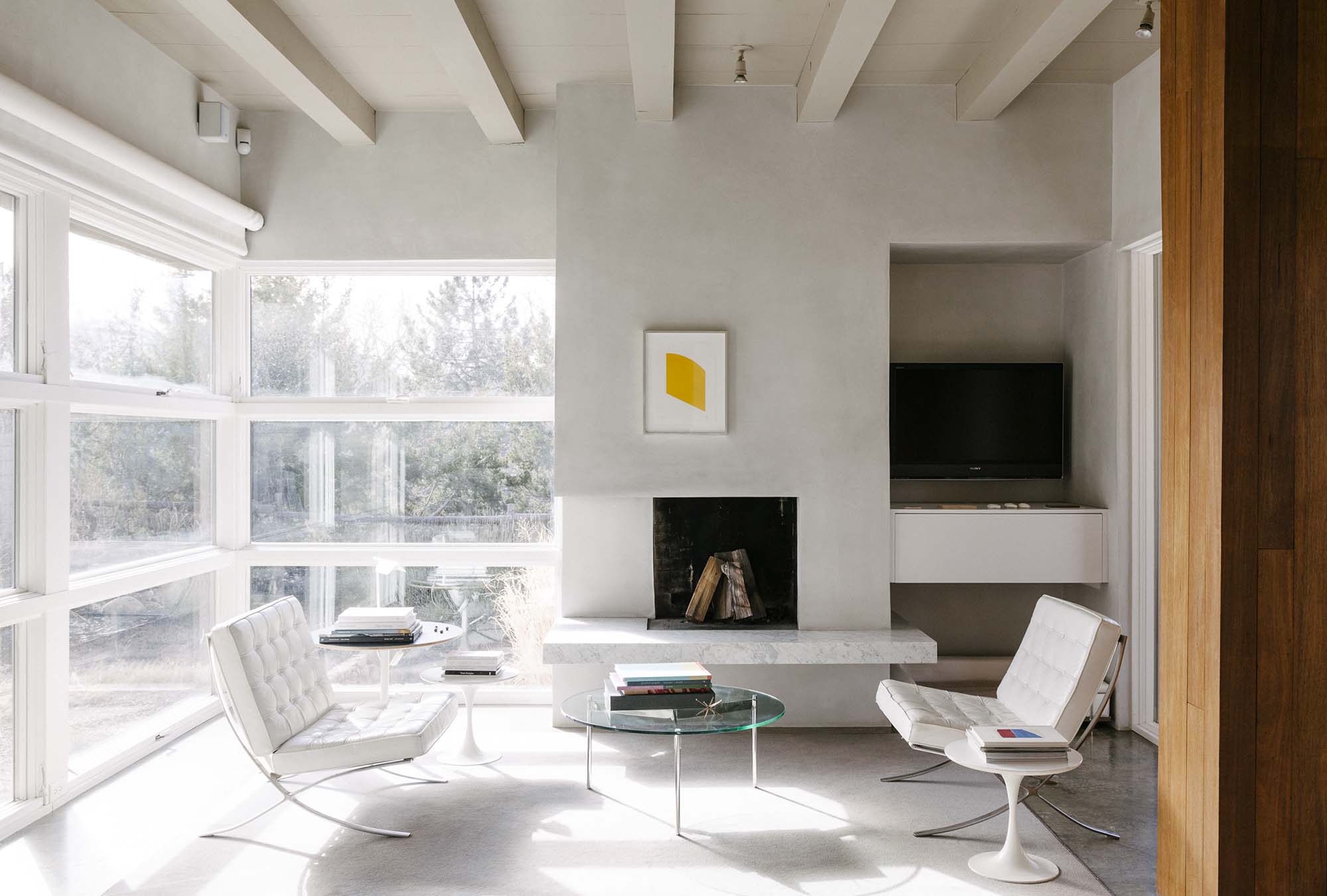 Santa Fe Residence | PC: Morgan Rachel Levy | Featured: Barcelona Chairs, Saarinen Side Tables