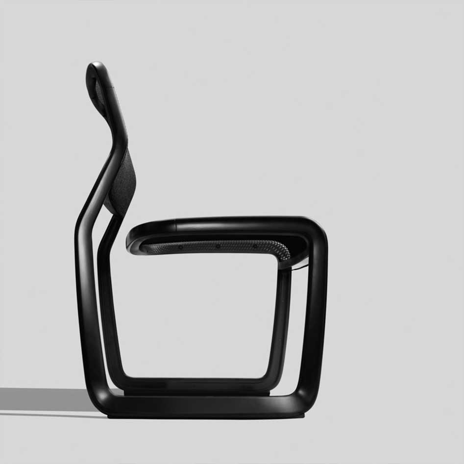 Newson Aluminum Chair designed by Marc Newson 2018