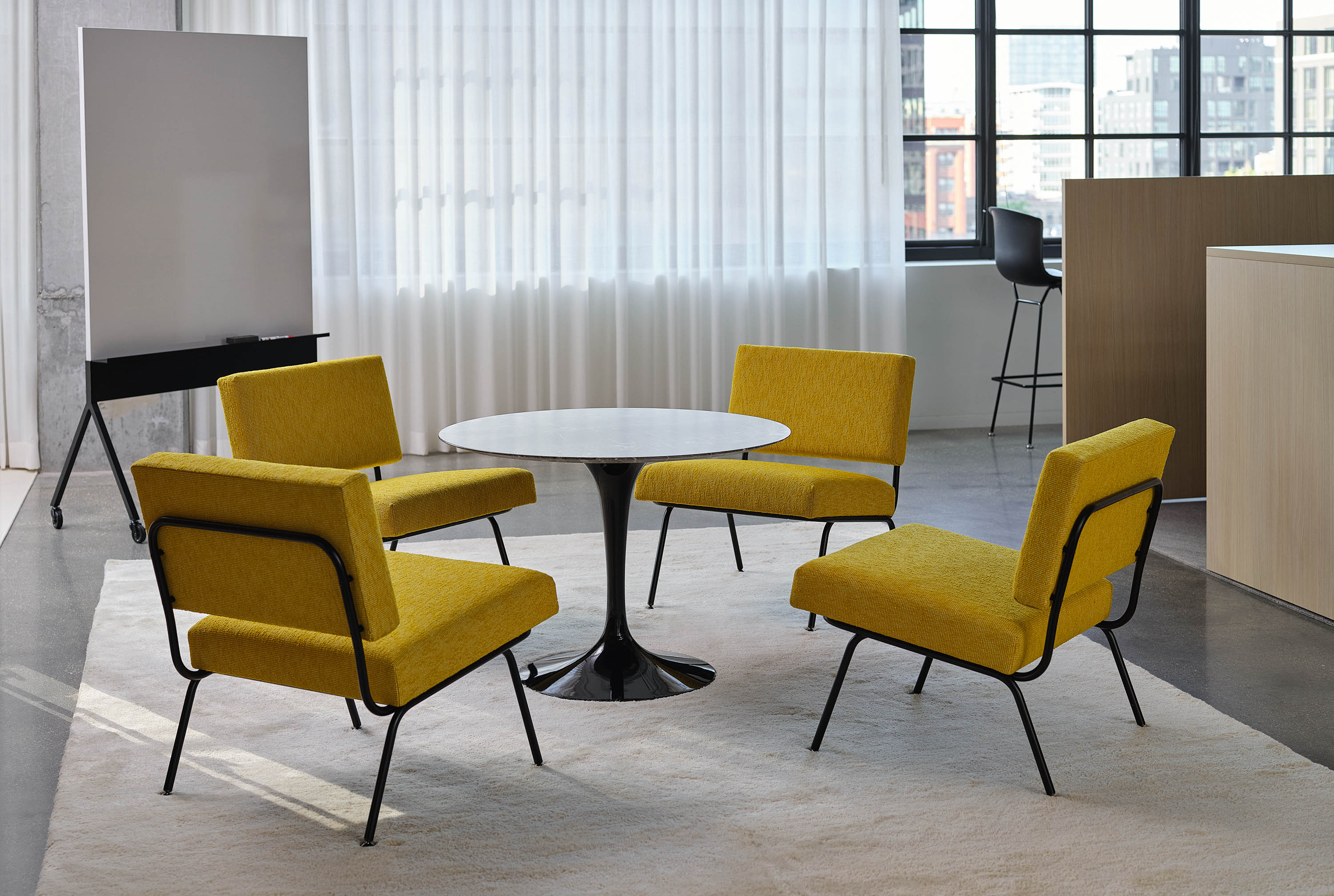 Saarinen Table Lounge Height Knoll
