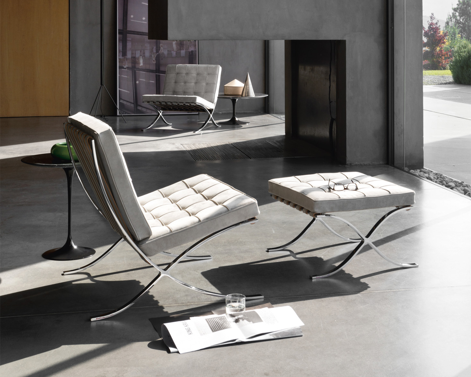 Bestsellers Womb Chair with Ottoman and Saarinen Tables