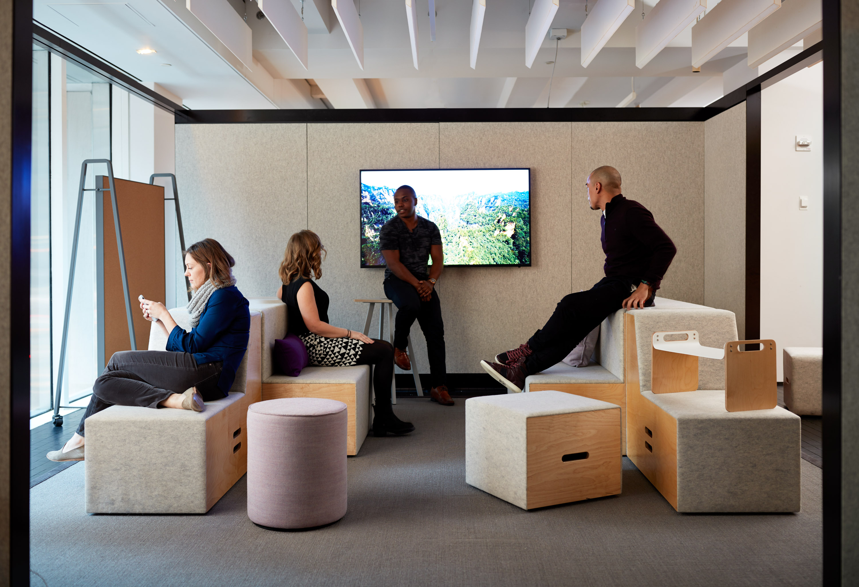 Rockwell Unscripted™ Steps Knoll