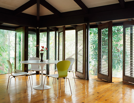 Saarinen Dining Table, Sprite Chair
