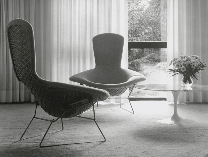 Knoll Harry Bertoia Wire Lounge Chair history