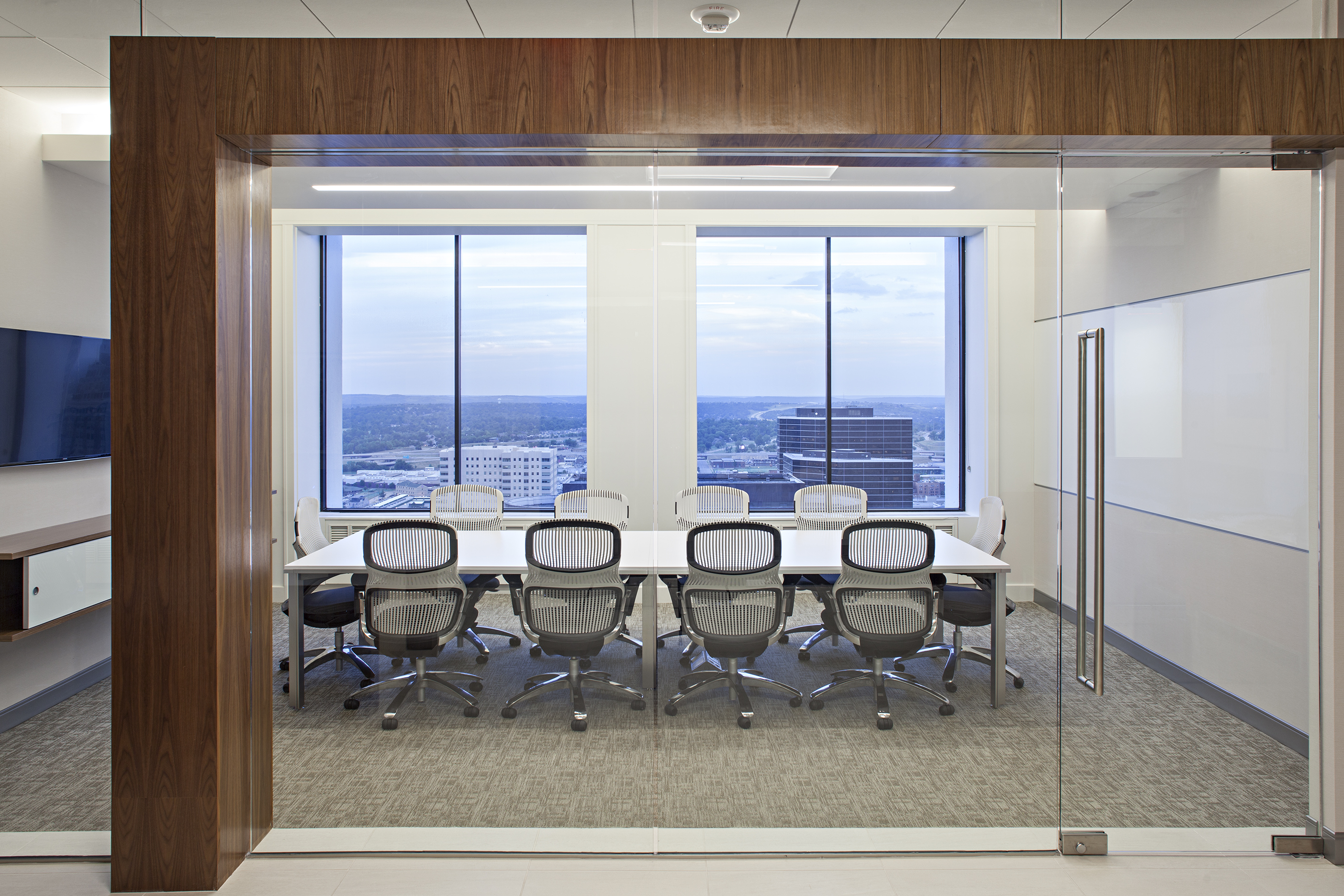 LSM Conference Table Series with LLeg Knoll