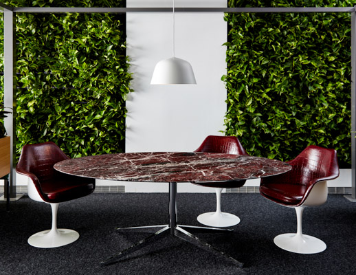 neocon 2018 hospitality at work forence knoll table desk saarinen tulip arm chairs edelman leather 