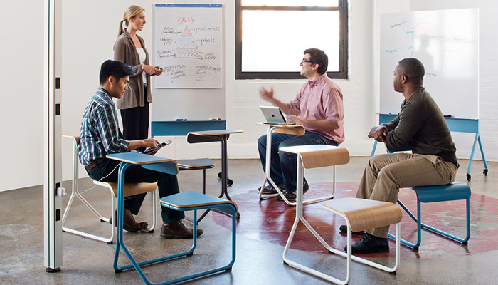 Toboggan® Chair Desk | Knoll