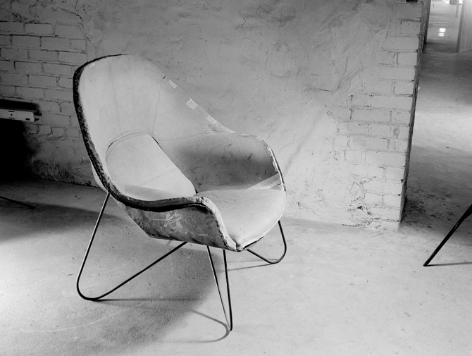 Eero saarinen womb chair deals