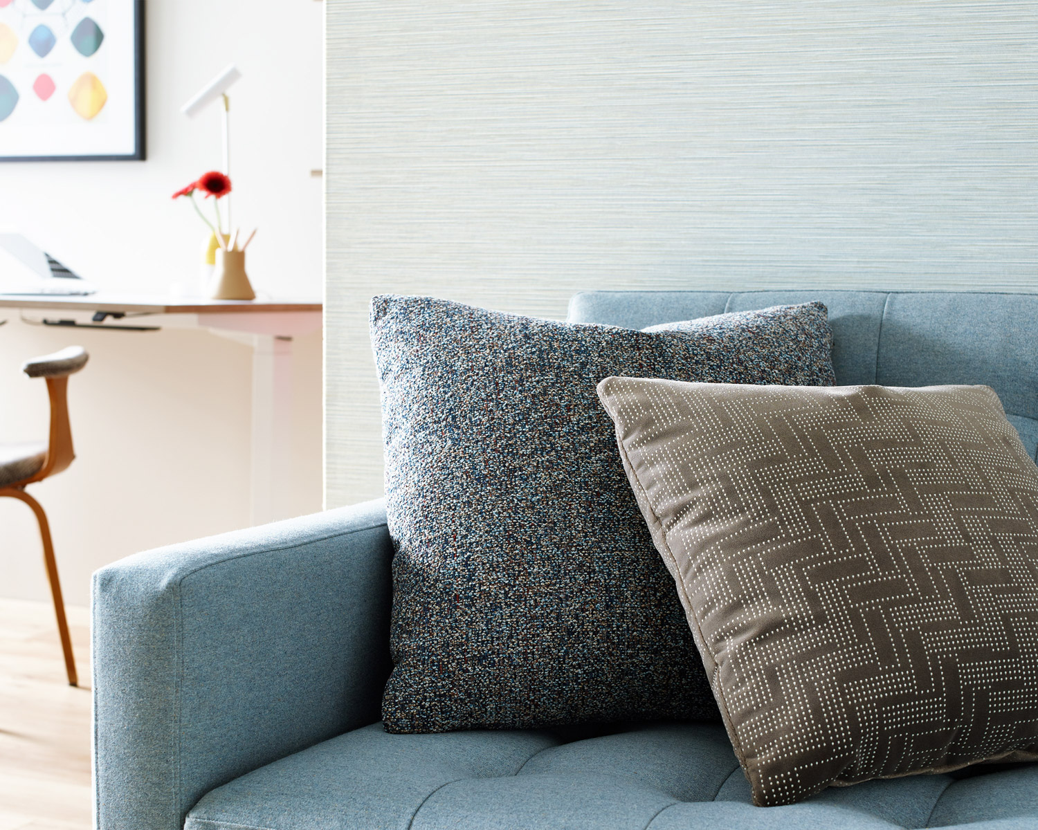 Florence Knoll™ Relaxed Settee Original Design Knoll