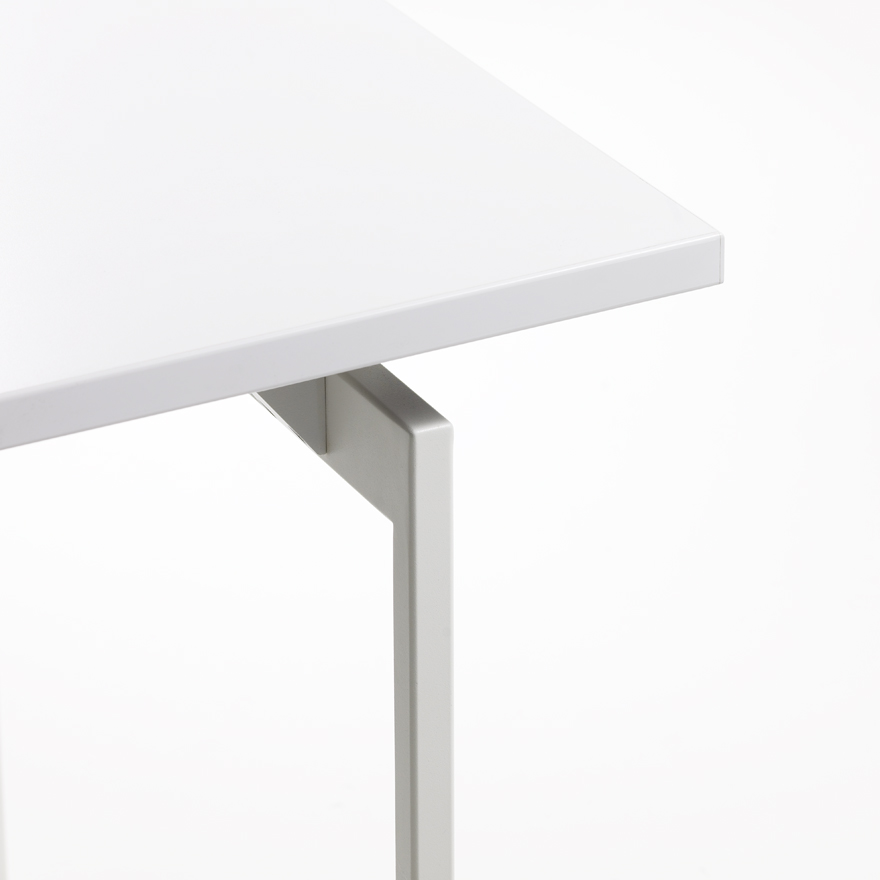 Antenna® Desk Knoll
