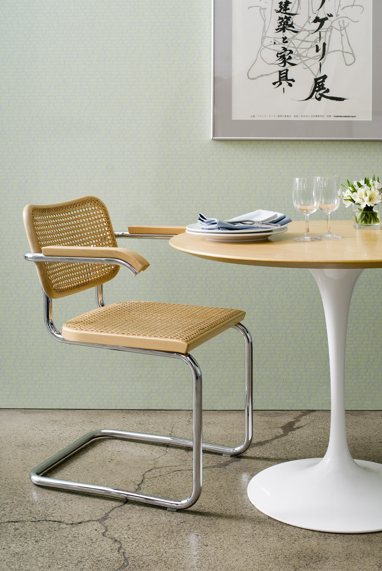 cesca™ chair with arms  knoll