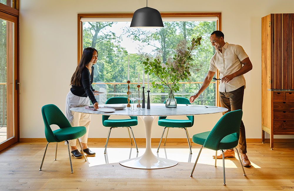 Shop Dining and Kitchen Gift Ideas from Knoll and Muuto