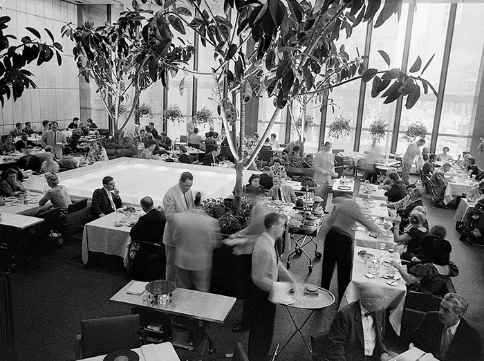 The Pool Room at The Four Seasons, c. August, 1959 | PC: Bettmann/Corbis | Knoll Inspiration