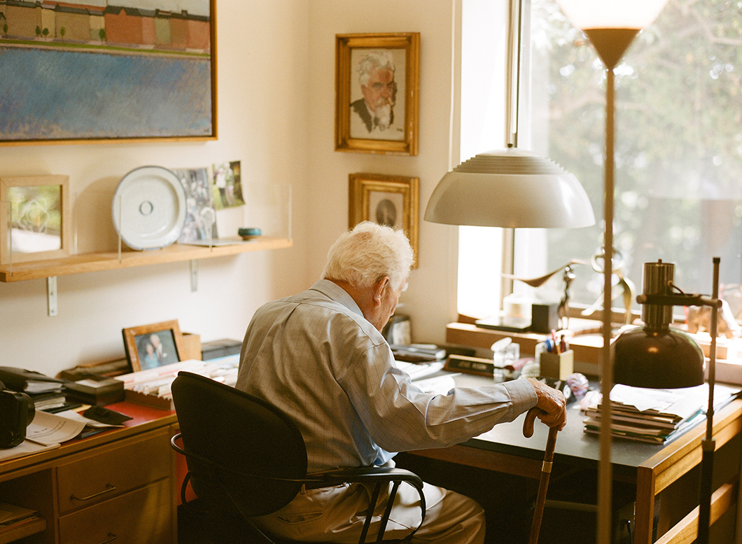 Jens Risom shown seated at his home in New Canaan, Connecticut | PC: Justin Chung | In Conversation with Justin Chung | Knoll Inspiration