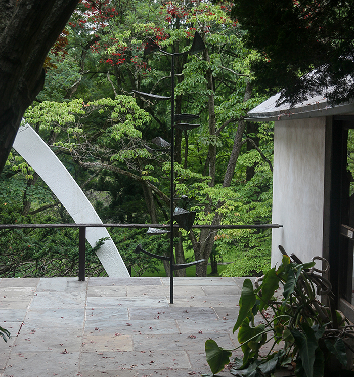 A beryllium-copper sculpture designed by Harry Bertoia at George Nakashima's home in New Hope, Pennsylvania | PC: Knoll | Knoll Inspiration