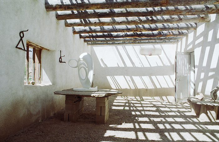 Georgia O'Keeffe in Abiquiú, New Mexico| Knoll Inspiration