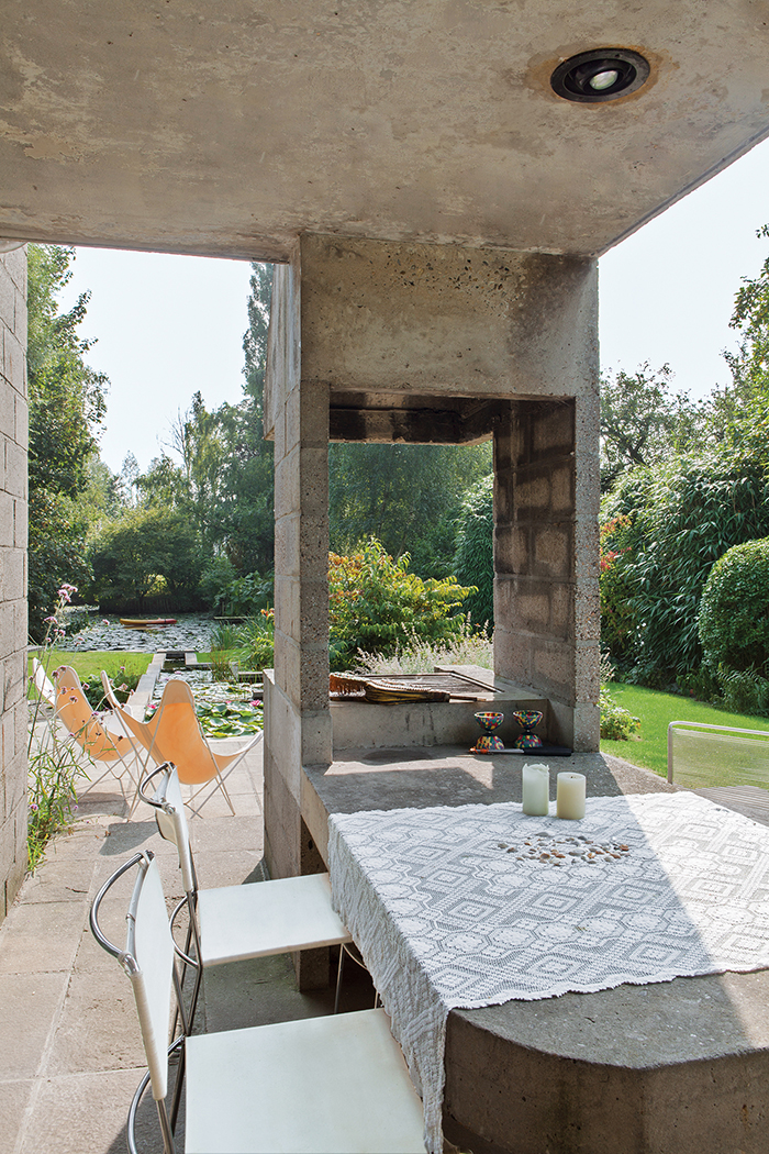 Nathalie Vandemoortele's Belgian Brutalist Home with Hardoy Butterfly Chairs