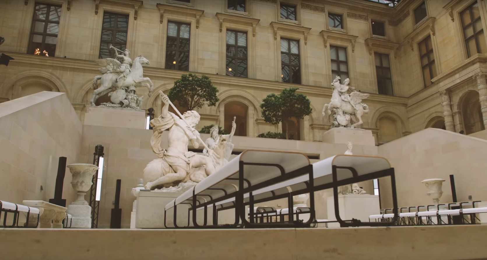 Toboggan Chairs at Louis Vuitton's 2017 Paris Fashion Week Show | Features | Knoll News