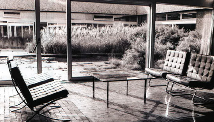 Atomic Ranch Mies van der Rohe