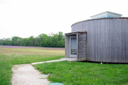 Farnsworth Exterior